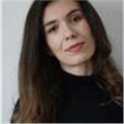 Cantante lirica impartisce lezioni di canto lirico e pop a persone di tutte le età