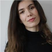 Cantante lirica impartisce lezioni di canto lirico e pop a persone di tutte le età
