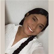 Profe de ciencias naturales ayuda a niños de todas las edades