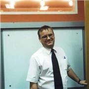 Hello! My name is Phil Ernest, and I'm a native English speaker from the United Kingdom with over 24 years of teaching experience