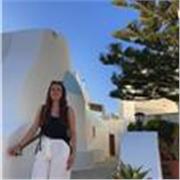 Hola, me llamo Nerea y soy estudiante de psicología. Ofrezco clases particulares de inglés, tengo título y experiencia con niños