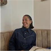 tutor di inglese, con Cambridge Certificate in Advanced English di livello C2, offre lezioni privati online per alunni di scuola