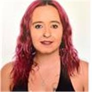 Diplomada en estudios fotográficos y periodismjo