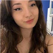 Sono studentessa dell'ultimo anno, sono brava in italiano, inglese e posso aiutare a fare tutti i compiti per studenti medie