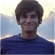 Estudiante recién graduado de bachillerato para mejorar tus notas de filosofía