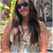 Soy una chica de 23 años, tranquila y pacífica, puedo enseñar clases de trompa, de inglés y de árabe, estoy estudiando trabajo soc