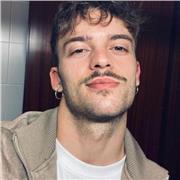 Dottore in in lettere con votazione di 110L/110, attualmente laureando in magistrale