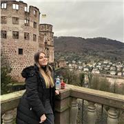 Ofrezco clases de Español (virtuales). Mi nombre es Pilar, tengo 23 años y soy estudiante de Medicina