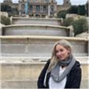 Soy una persona positiva y optimista. Y me gustaría darle clases preferiblemente a los niños de primaria. Me encantan los niños