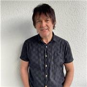 I'm Richard, an English native who resides in Essen at the moment