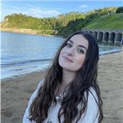 Doy clases de apoyo a alumn@s de primaria y secundaria. Cualquier asignatura es bienvenida, aunque prefiero inglés