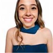 Soy una persona apasionada de las asignaturas de humanidades y me gusta enseñar de una forma mas dinámica .