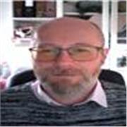 Experte für Pädagogik und Management mit Fokus auf Organisationsentwicklung sowie Qualitätsmanagement