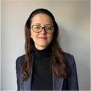 Clinical Psychology Masters student teaching English online to people who want to develop or learn English.