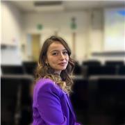 Laureanda in Mediazione linguistica offre lezioni di Inglese per bambini, ragazzi e adulti.
Disponibile anche per lezioni online