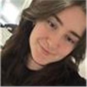 Estudiante universitaria, con un gran conocimiento en diversas áreas como lengua, matemáticas, historia; entre otras. 