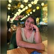 Profesora de preescolar que puede enseñar a leer, escribir