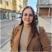 Soy psicóloga con un máster en intervención psicopedagógica, he trabajado durante mis prácticas curriculares con niños.