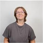 Étudiante qui propose des cours d'anglais en présentiel ou en ligne