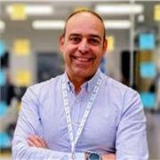 Ingeniero con experiencia, acostumbrado a explicar tecnología a clientes y todo tipo de público no técnico
