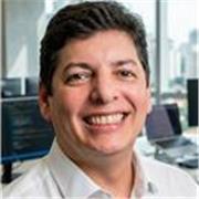 Apasionado por la docencia, con la paciencia y la empatía necesarias para inspirar a la próxima generación de estudiantes.