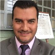 Peofesor de Derecho ofrece clases de Derecho Penal y Constitucional