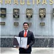 Maestro de apoyo escolar especializado en clases de forma presencial