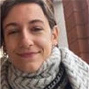 Laureanda in chimica, bilingue, offre lezioni di chimica