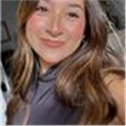 Soy una estudiante extrovertida y amable, dispuesta a enseñar de una manera entretenida y atractiva para los estudiantes. 