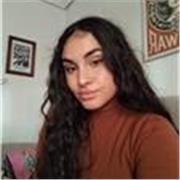 Estudiante con nivel C1 de inglés, paciente y resolutiva. Puedo dar clase desde primaria hasta bachillerato. 