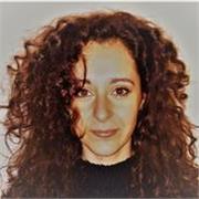 Sono una correttrice di bozze e, oltre alla correzione di testi di vario tipo, impartisco ripetizioni per ragazzi delle elementari