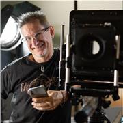 Offro minicorsi  OnetoOne online per perfezionarsi sulla fotografia, in particolare con un'attenzione sull'illuminotecnica.