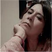 Profesora de español brinda asesoría sobre el tema