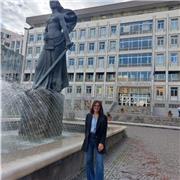 laurea in giurisprudenza (con il massimo dei voti), abilitata alla professione forense, offre ripetizioni nelle materie giuridiche