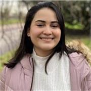 Profesora de Inglés en niveles básico a medio, dando clases a niños de todas las edades