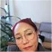 Profesora de apoyo escolar especializada en clases para niños y niñas de forma virtual