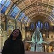 Persona abierta y cercana con los niños. Organizada y metódica pero divertida y resolutiva. Le gusta aprender y ayudar a los demas