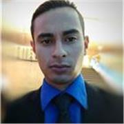 Profesor de Psicología imparte clases a estudiantes bachilleres y licenciatura