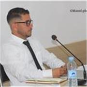 Docteur en linguistique française
Interprète assermenté
Formateur en techniques de communication 