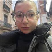 Graduada en Cinematografía y con máster en Guion. Persona didáctica y responsable.