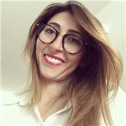 Docente liceale con esperienza decennale aiuta studenti della secondaria di I e II grado in tutte le discipline letterarie ( italiano Latino storia filosofia e arte). Esperta in scrittura creativa e nelle metodologie per DSA e Bes