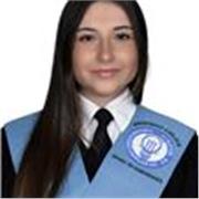 Profesora de Historia, Geografía, Arte y Lengua y Literatura  de todas las edades, especialmente secundaria.