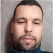 Je donne des cours d'arabe à domicile ou en ligne.
