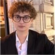 Insegno pianoforte con un approccio chiaro e tranquillo, adattato al ritmo di ogni studentə. 