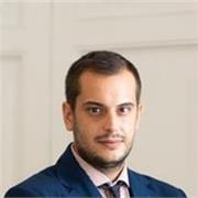 Giovane avvocato offre ripetizioni per studenti delle superiori e universitari