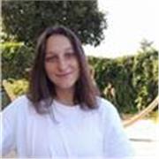 Diplomata presso il liceo linguistico e madrelingua di tedesco