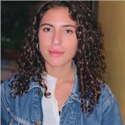 Concediti uno spazio per muoverti, respirare e ritrovare te stesso ed il tuo tempo attraverso la pratica di yoga.