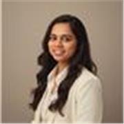 Englisch-Lehrerin, die Kinder jeder Altersstufe geduldig und kreativ begleitet.