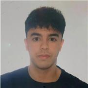 Soy un estudiante universitario que le encanta ayudar a los niños a aprender en todo tipo de materias.