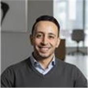 I am a bilingual educator passionate about helping students learn English and develop their communication skills effectively.